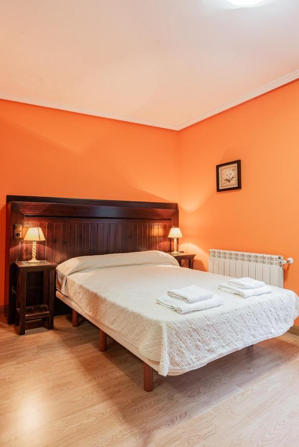 Hotel Y Apartamentos La Lonja Cangas de Onis Luaran gambar
