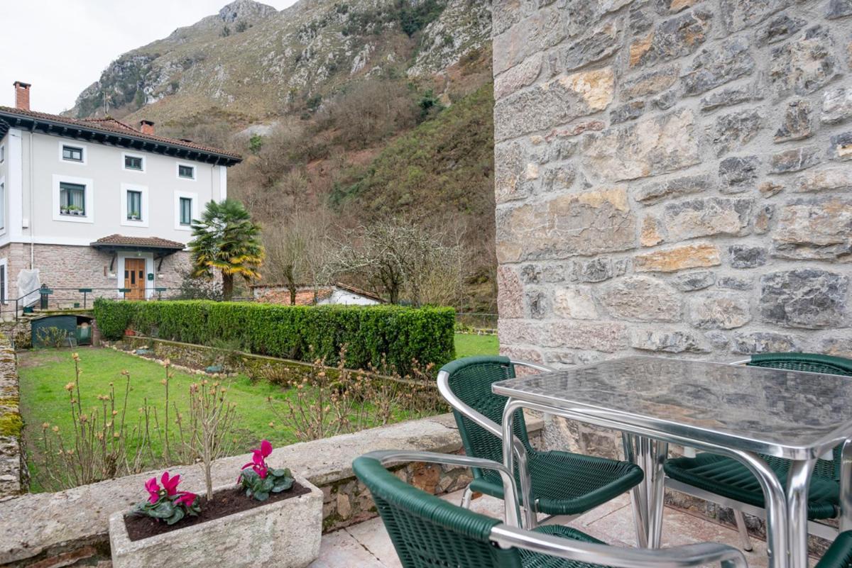 Hotel Y Apartamentos La Lonja Cangas de Onis Luaran gambar