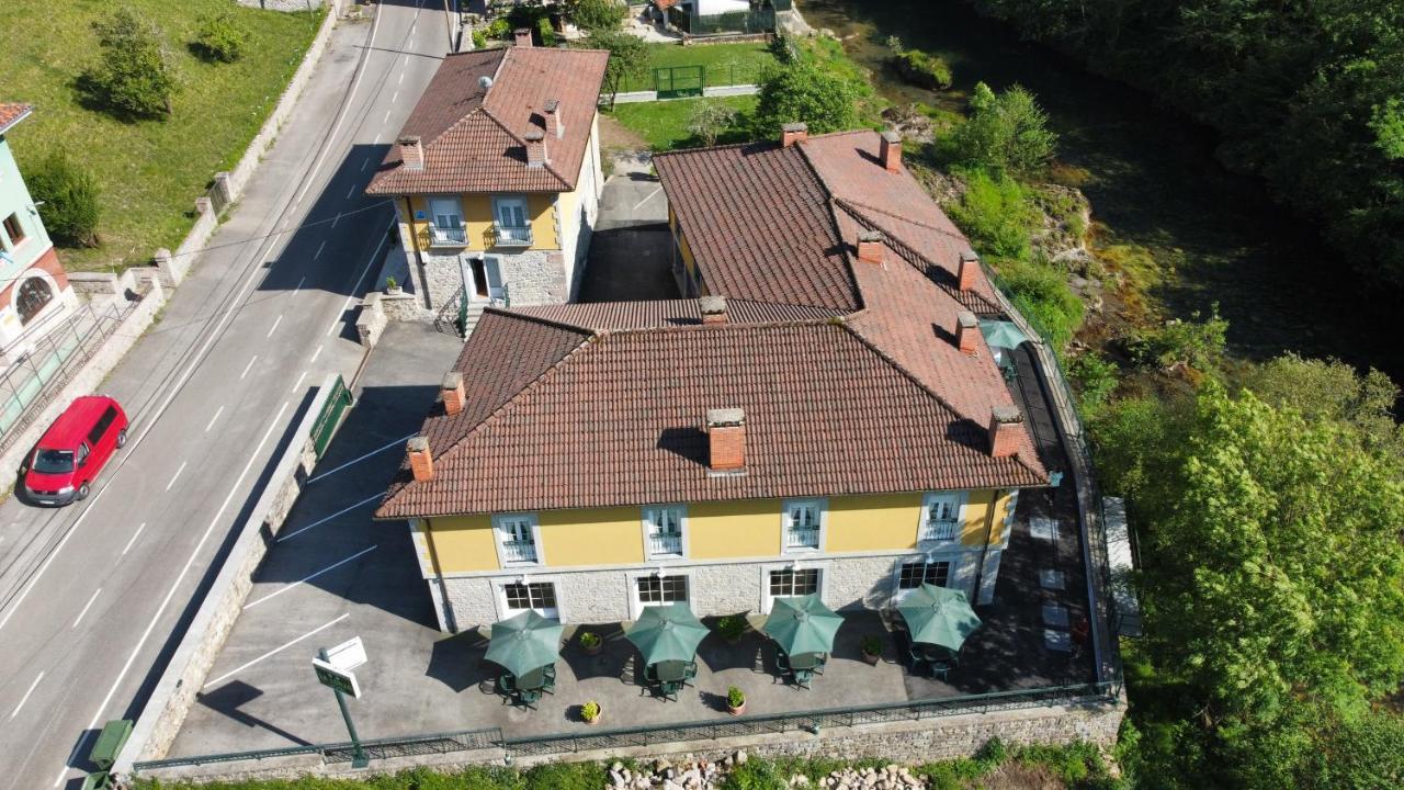 Hotel Y Apartamentos La Lonja Cangas de Onis Luaran gambar